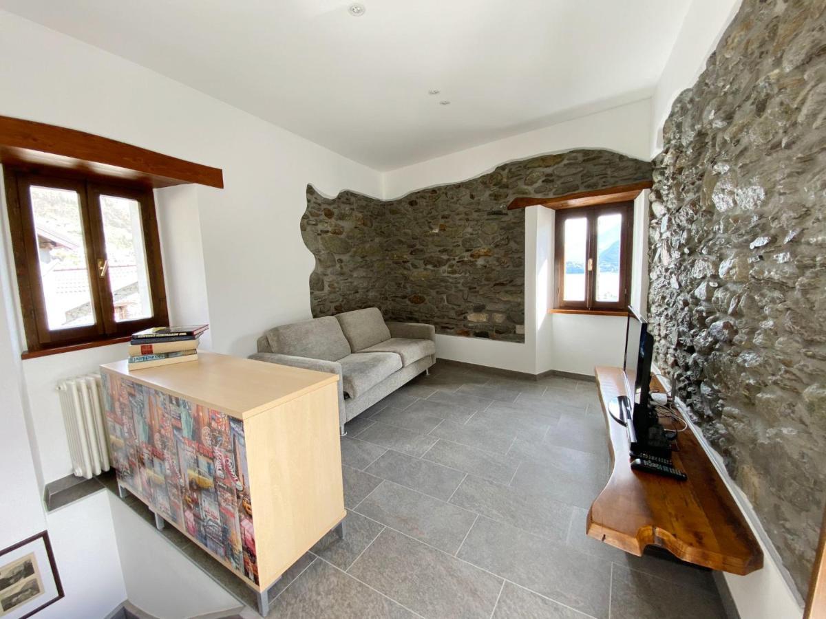 Вилла Independent Stone House With Lake View Муссо Экстерьер фото